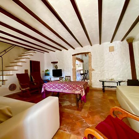 Puerto De Pollensa Villas And Apartments, With Private Mountain Ideal For Runners, Trailers,Near Puerto Pollensa Beach Approximately 5 Minutes Walking, Unique Experience In A Ullal Old Typical Mallorca House With Private Mountain And Near To The Beac Екстериор снимка