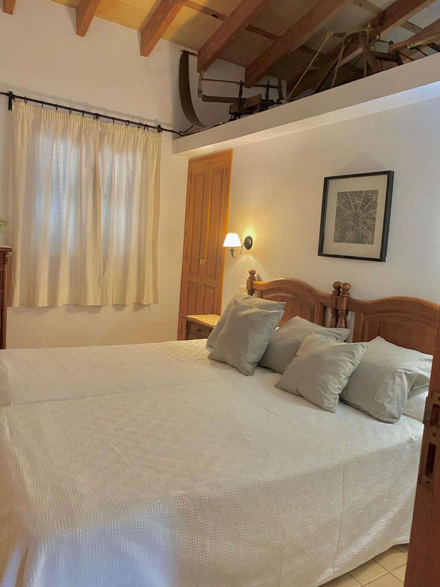 Puerto De Pollensa Villas And Apartments, With Private Mountain Ideal For Runners, Trailers,Near Puerto Pollensa Beach Approximately 5 Minutes Walking, Unique Experience In A Ullal Old Typical Mallorca House With Private Mountain And Near To The Beac Екстериор снимка